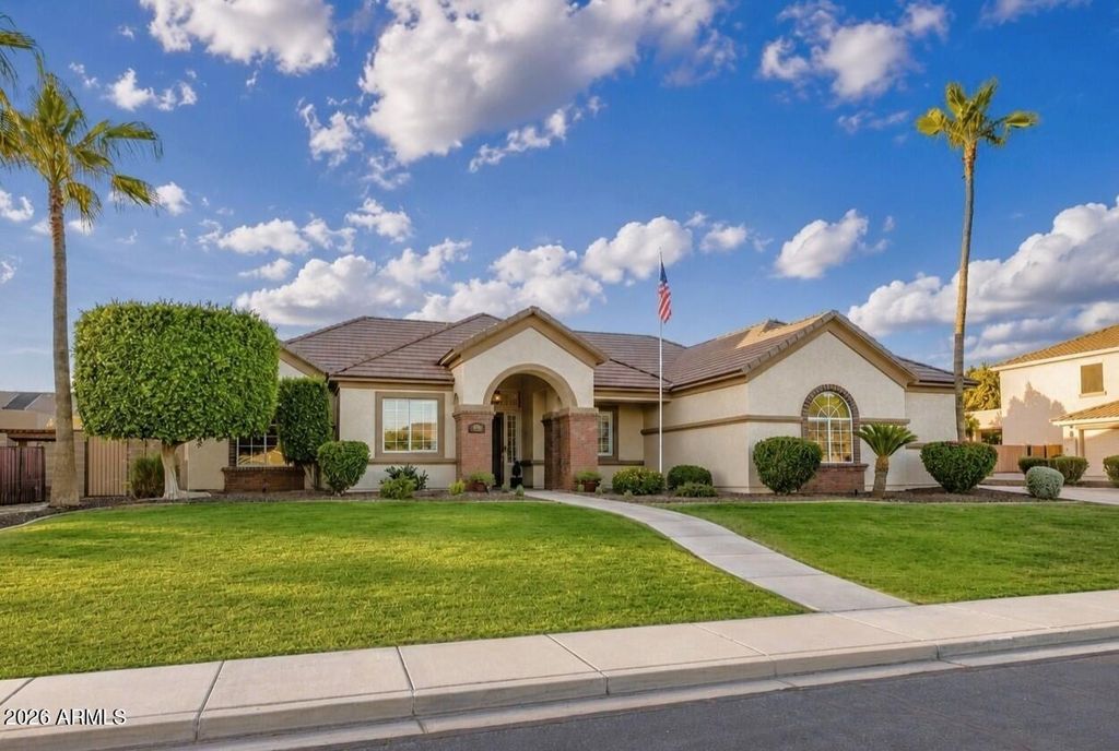 6940 E GRANDVIEW Street, Mesa, AZ 85207