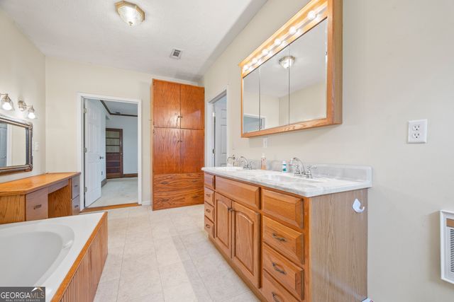 1829 Hewell Road, Dewy Rose, GA 30634