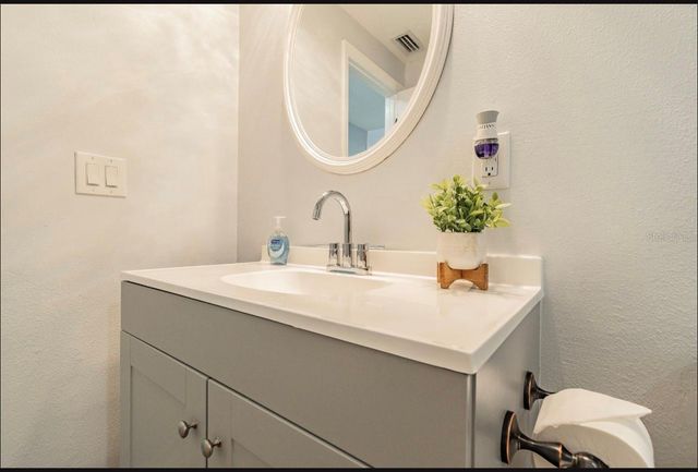 6024 W BURKE STREET, Tampa, FL 33634