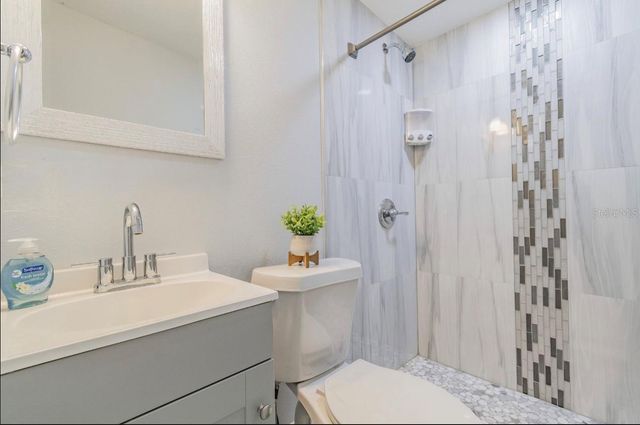 6024 W BURKE STREET, Tampa, FL 33634