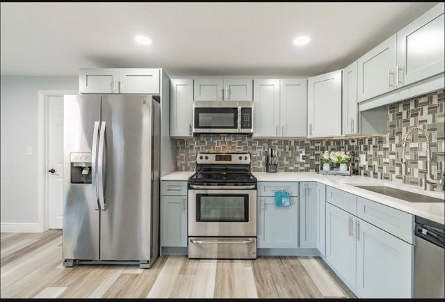 6024 W BURKE STREET, Tampa, FL 33634