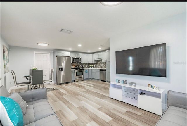 6024 W BURKE STREET, Tampa, FL 33634