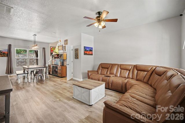 4560 Merryvale Forest Drive, Charlotte, NC 28214