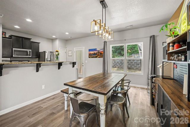 4560 Merryvale Forest Drive, Charlotte, NC 28214