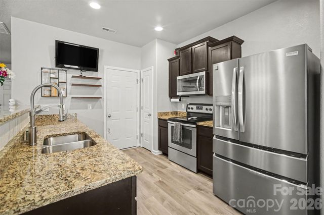 4560 Merryvale Forest Drive, Charlotte, NC 28214