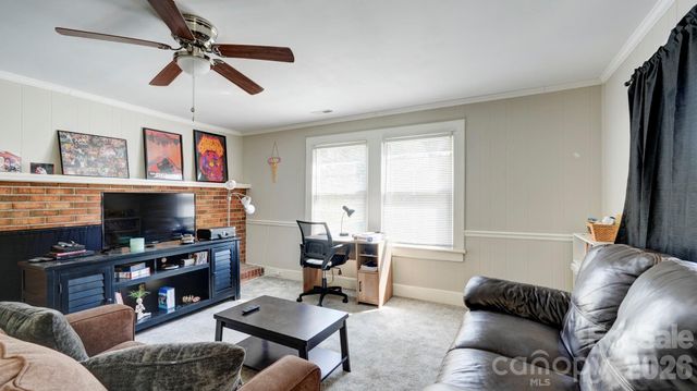 312 & 314 W Charlotte Avenue, Mount Holly, NC 28120