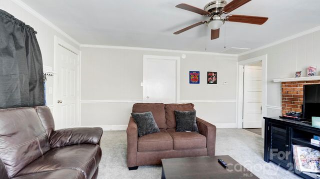 312 & 314 W Charlotte Avenue, Mount Holly, NC 28120