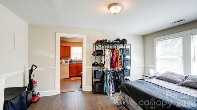 312 & 314 W Charlotte Avenue, Mount Holly, NC 28120