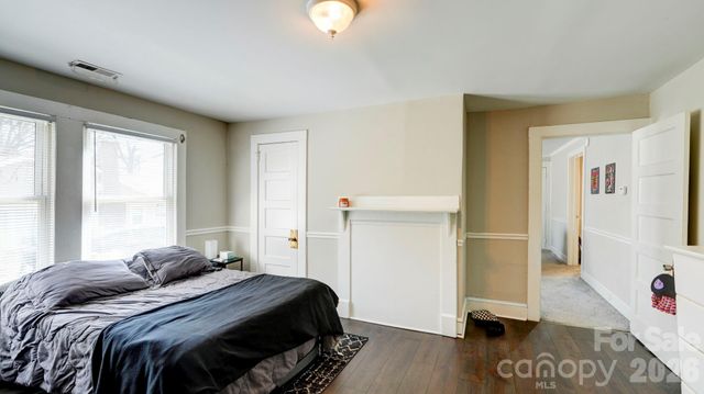 312 & 314 W Charlotte Avenue, Mount Holly, NC 28120