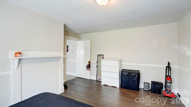 312 & 314 W Charlotte Avenue, Mount Holly, NC 28120