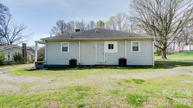 312 & 314 W Charlotte Avenue, Mount Holly, NC 28120