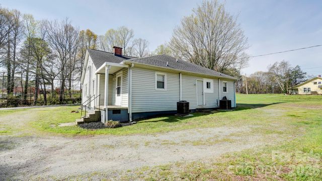 312 & 314 W Charlotte Avenue, Mount Holly, NC 28120