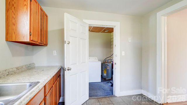 312 & 314 W Charlotte Avenue, Mount Holly, NC 28120