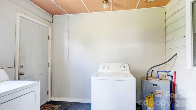 312 & 314 W Charlotte Avenue, Mount Holly, NC 28120