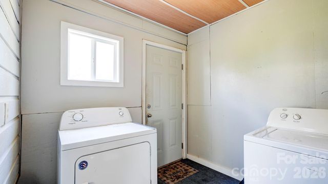 312 & 314 W Charlotte Avenue, Mount Holly, NC 28120