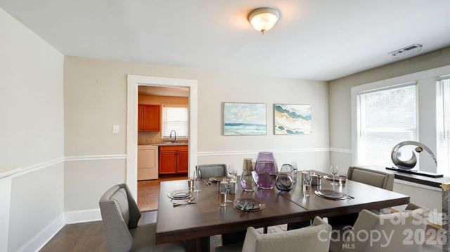 312 & 314 W Charlotte Avenue, Mount Holly, NC 28120