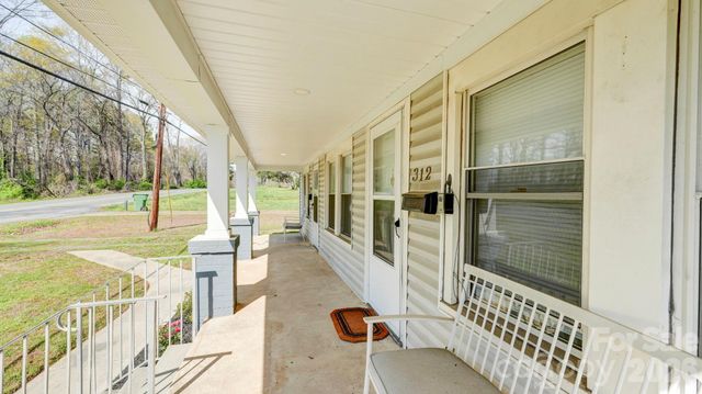 312 & 314 W Charlotte Avenue, Mount Holly, NC 28120