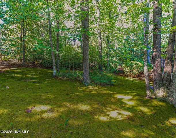 13 Village In The Woods Circle, Southern Pines, NC 28387