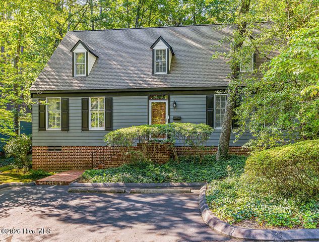 13 Village In The Woods Circle, Southern Pines, NC 28387