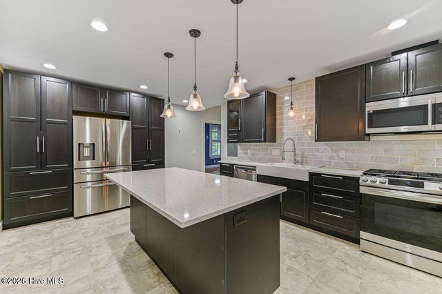 13 Village In The Woods Circle, Southern Pines, NC 28387