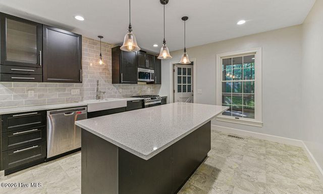 13 Village In The Woods Circle, Southern Pines, NC 28387
