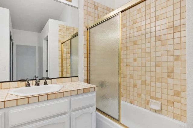 7104 Lantana, Carlsbad, CA 92011