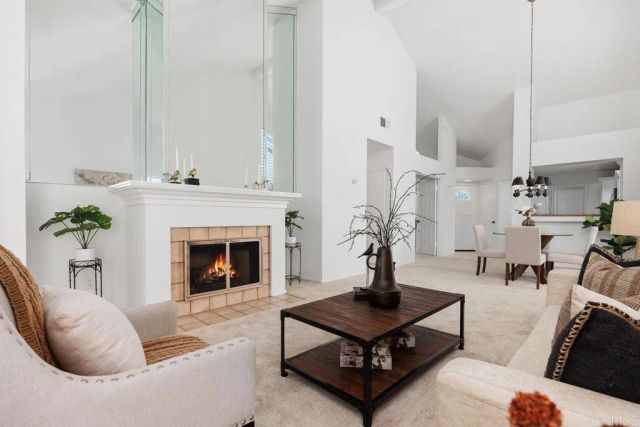 7104 Lantana, Carlsbad, CA 92011