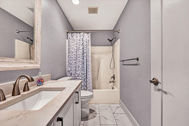 4530 Colonial Place DR, Roanoke, VA 24018