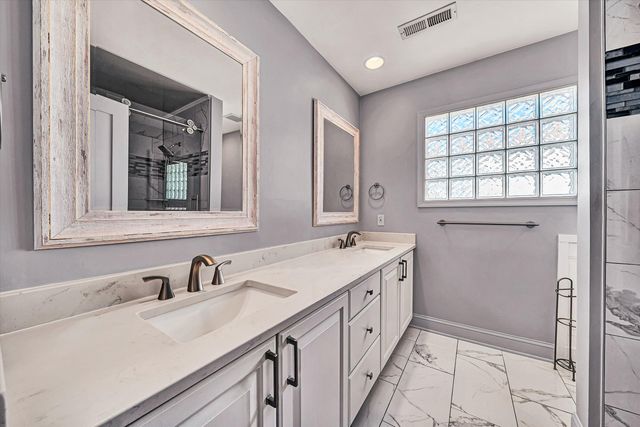 4530 Colonial Place DR, Roanoke, VA 24018