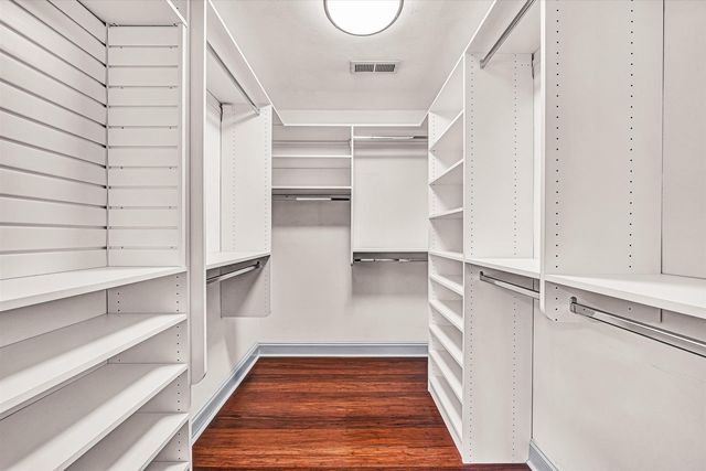 4530 Colonial Place DR, Roanoke, VA 24018