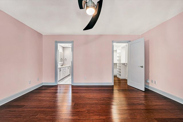 4530 Colonial Place DR, Roanoke, VA 24018