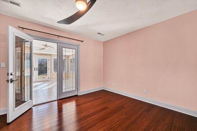 4530 Colonial Place DR, Roanoke, VA 24018