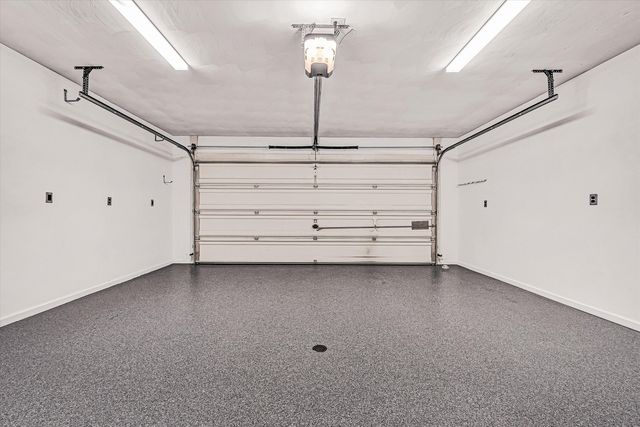 4530 Colonial Place DR, Roanoke, VA 24018