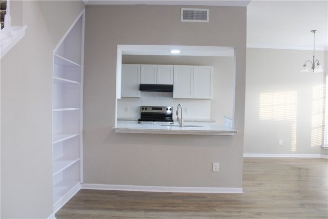 1001 W Bayview Blvd W C, Portland, TX 78374