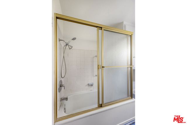 2315 Nella Vista Avenue, Los Angeles, CA 90027