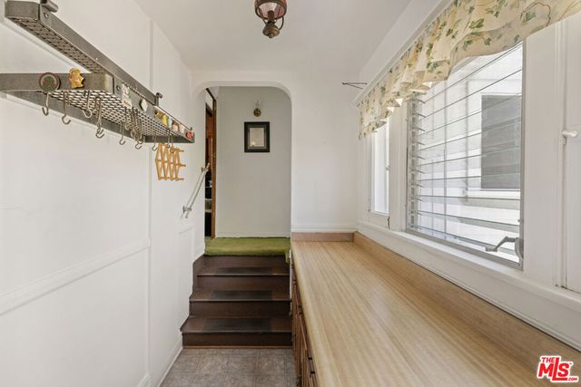 2315 Nella Vista Avenue, Los Angeles, CA 90027