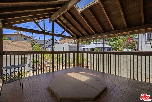 2315 Nella Vista Avenue, Los Angeles, CA 90027
