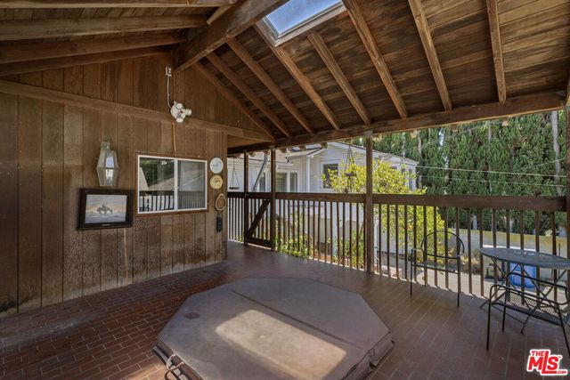 2315 Nella Vista Avenue, Los Angeles, CA 90027