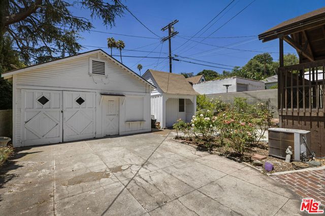 2315 Nella Vista Avenue, Los Angeles, CA 90027