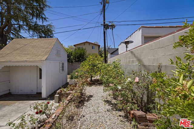 2315 Nella Vista Avenue, Los Angeles, CA 90027