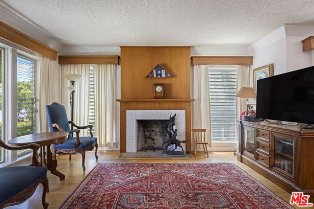 2315 Nella Vista Avenue, Los Angeles, CA 90027