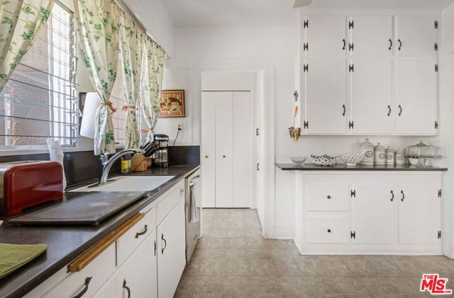 2315 Nella Vista Avenue, Los Angeles, CA 90027