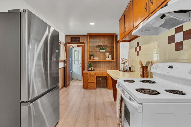 1021 N Kokomo Ave, Derby, KS 67037