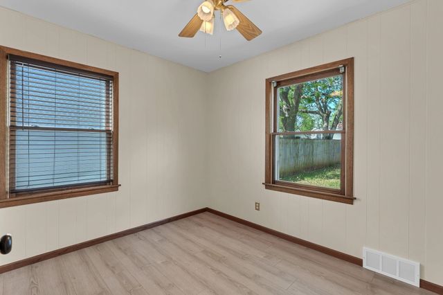 1021 N Kokomo Ave, Derby, KS 67037