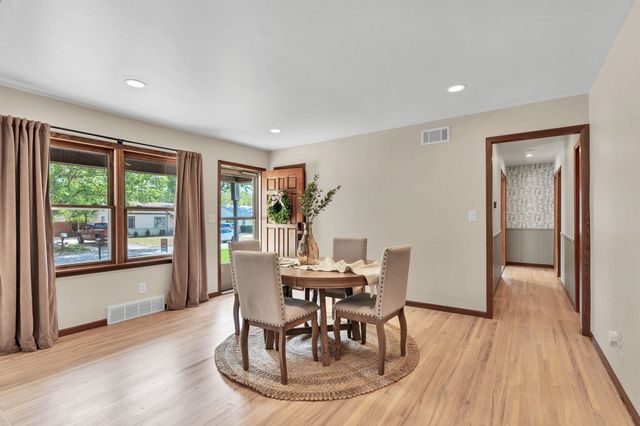1021 N Kokomo Ave, Derby, KS 67037