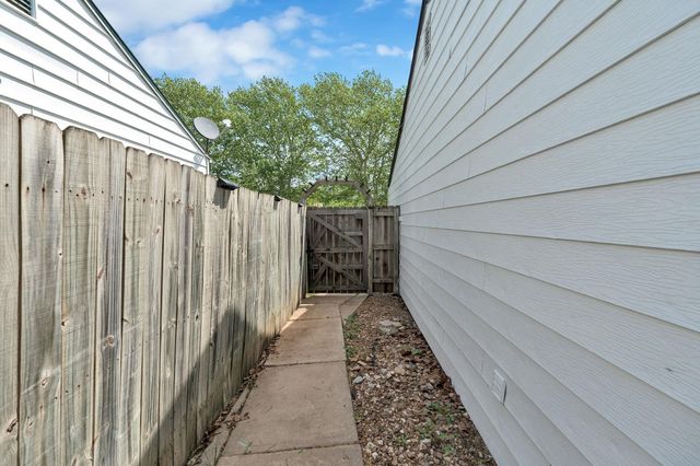 1021 N Kokomo Ave, Derby, KS 67037