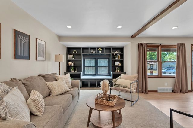 1021 N Kokomo Ave, Derby, KS 67037