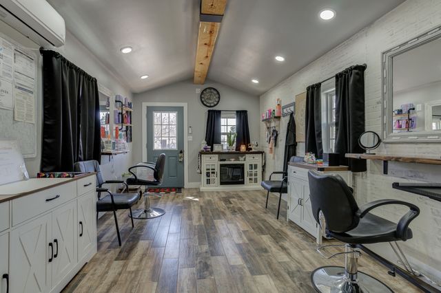 1822 S 3rd Street, Tahoka, TX 79373