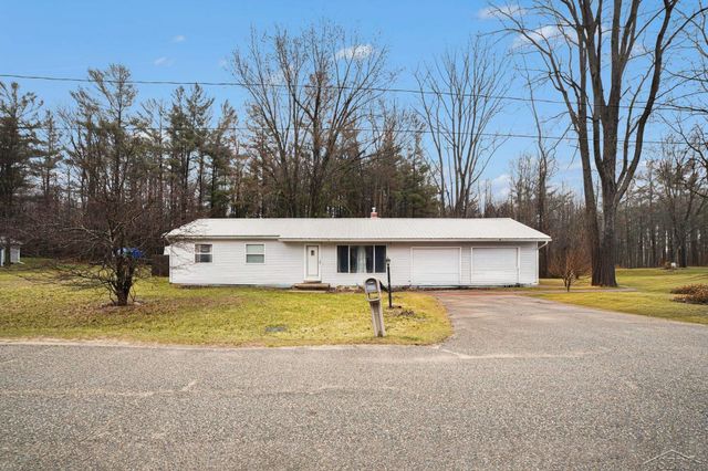 3305 Robertson Drive, Beaverton, MI 48612