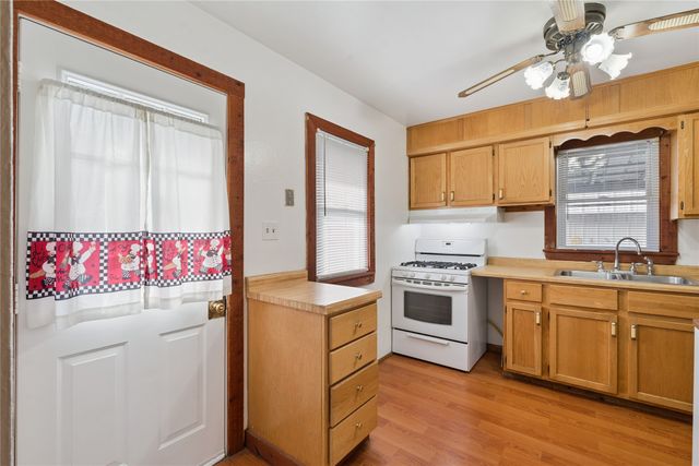 7460 Southview Drive, Des Moines, IA 50315